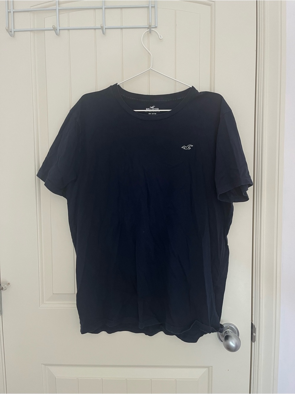 Hollister unisex dark navy blue t shirt with seagull logo